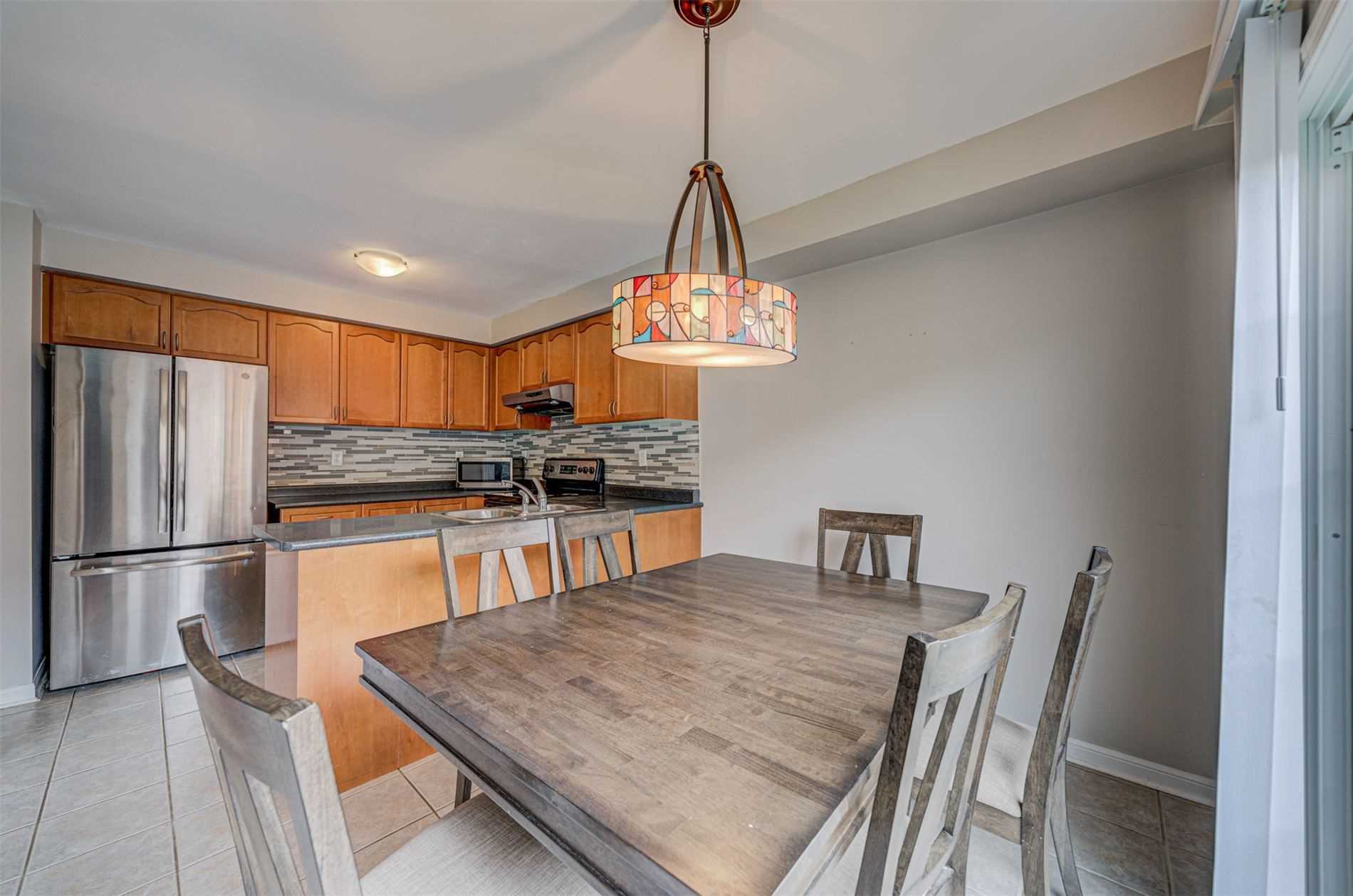 1158 Riddell Cres