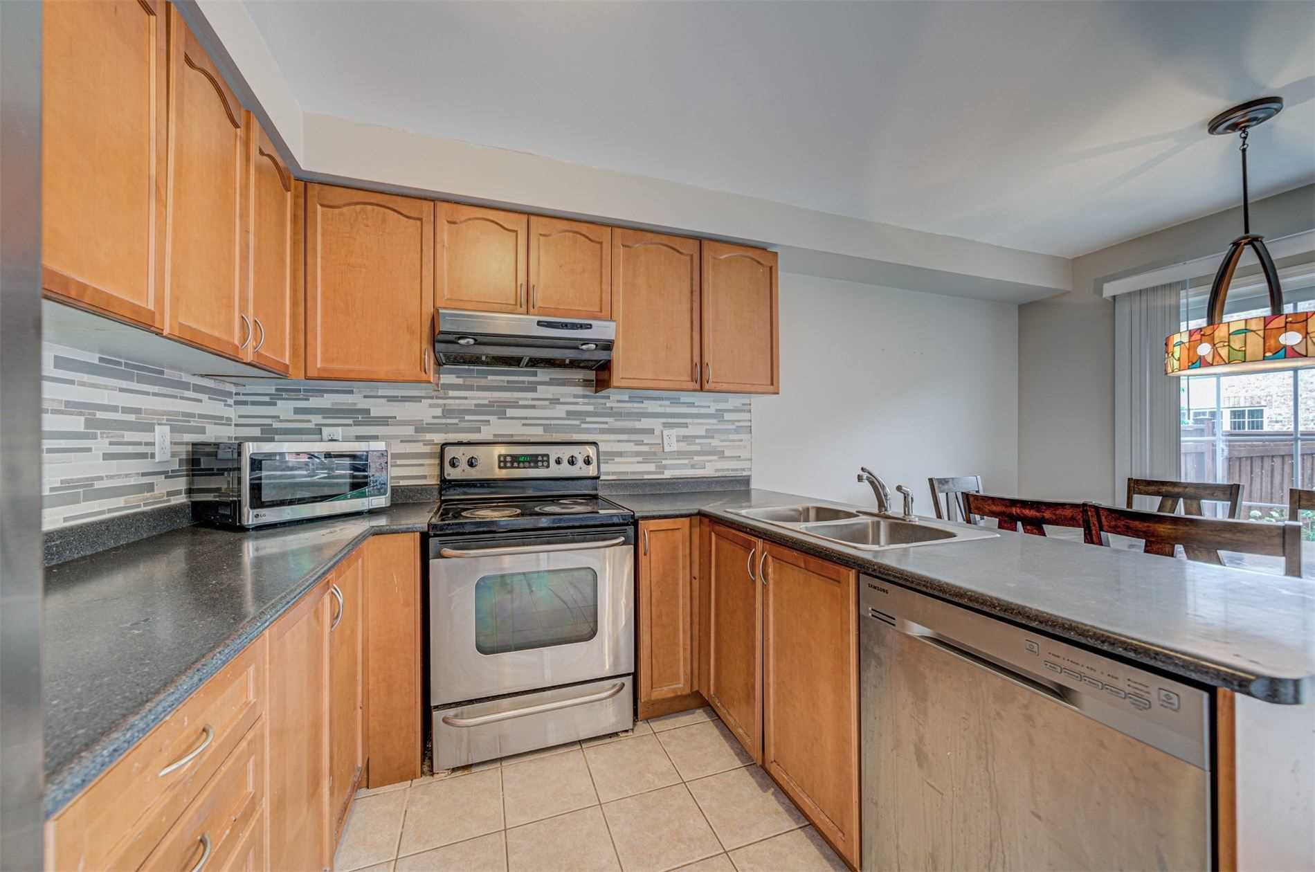1158 Riddell Cres