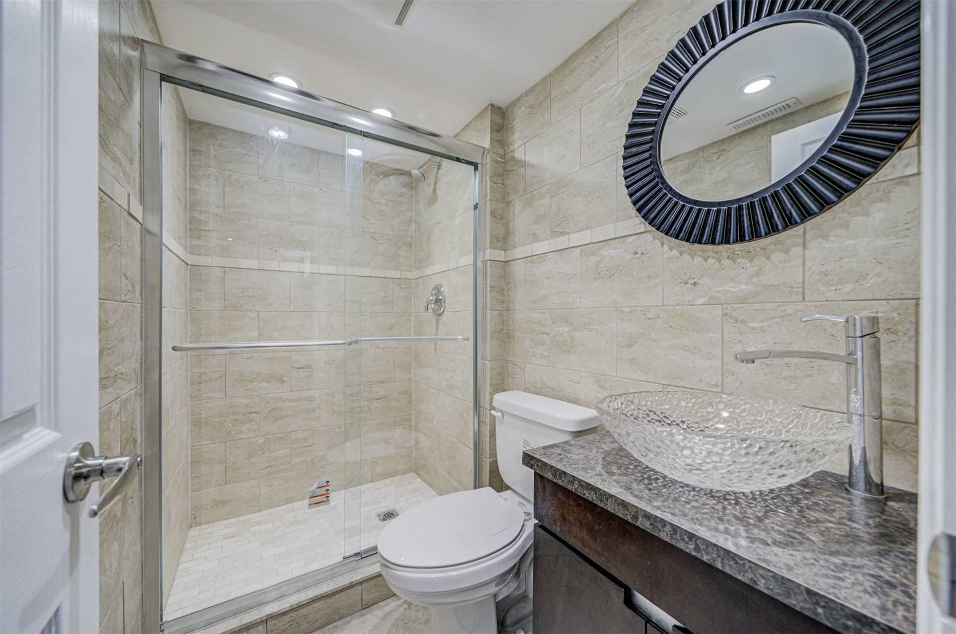 1158 Riddell Cres