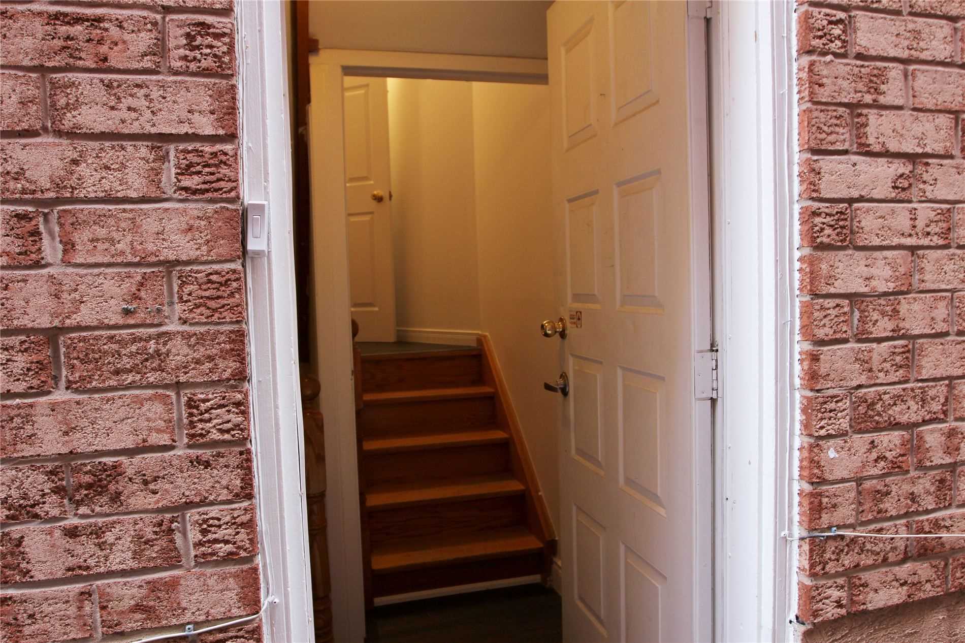 93 Armstrong Ave
