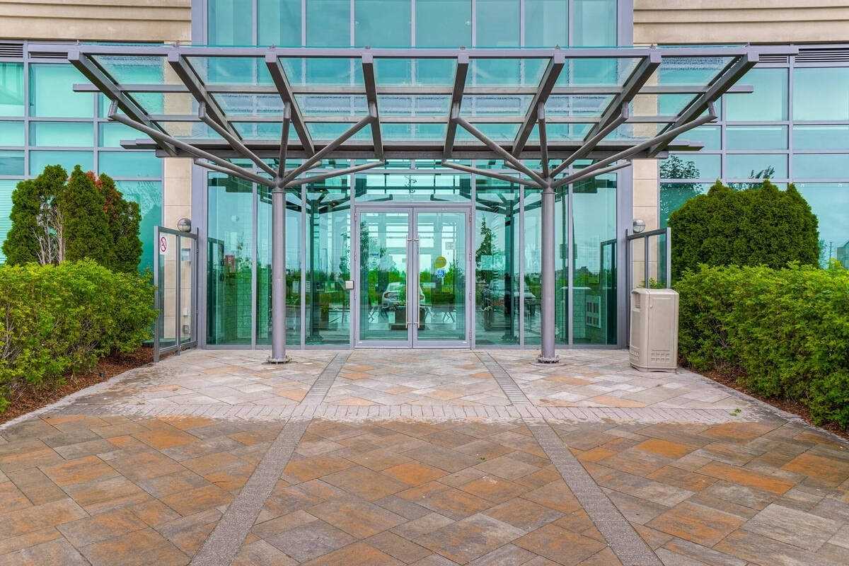 55 Yorkland Blvd W, #305