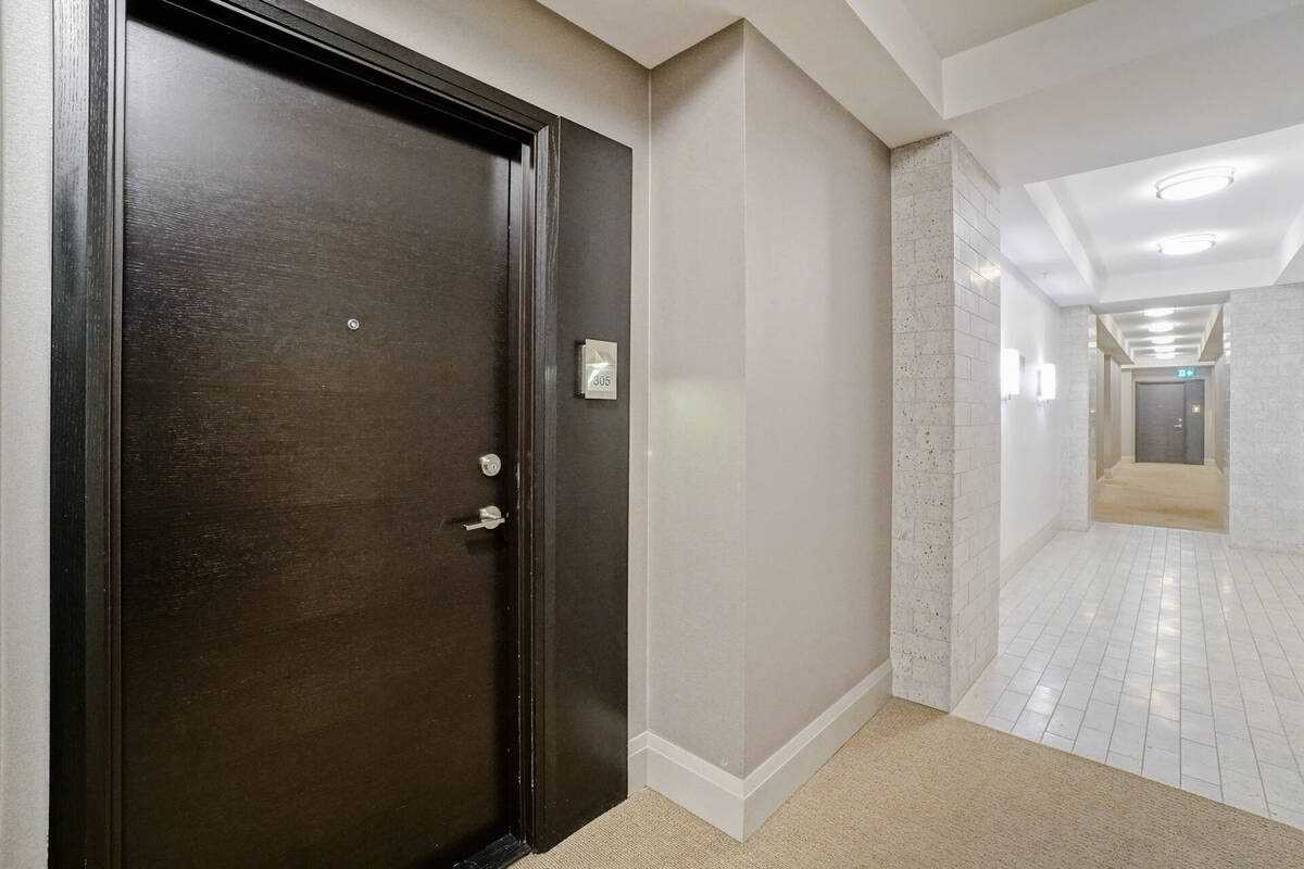 55 Yorkland Blvd W, #305