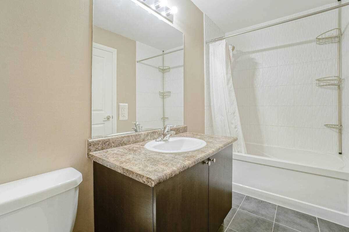 55 Yorkland Blvd W, #305
