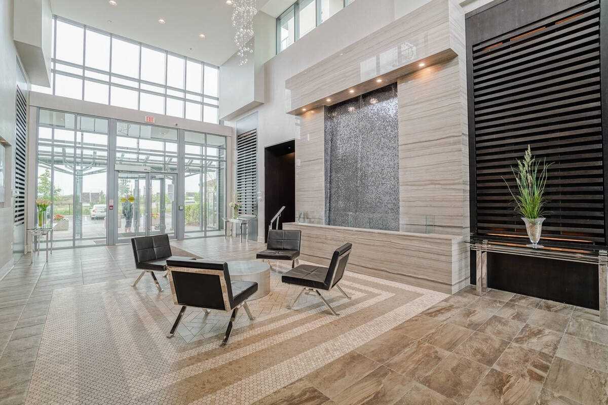55 Yorkland Blvd W, #305