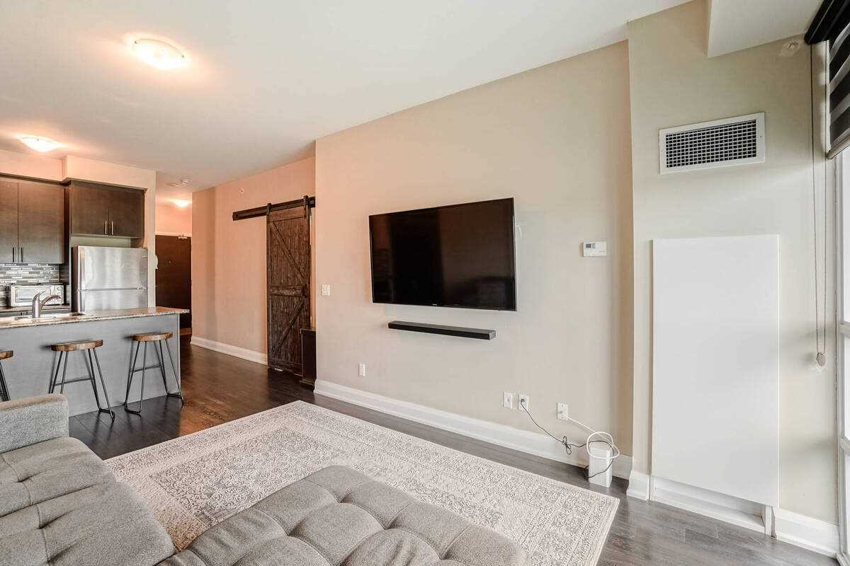 55 Yorkland Blvd W, #305