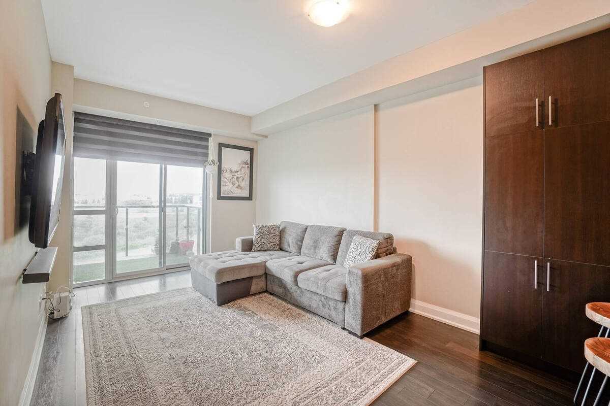 55 Yorkland Blvd W, #305