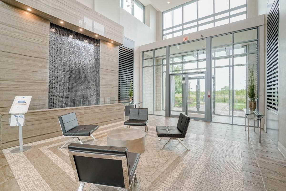 55 Yorkland Blvd W, #305