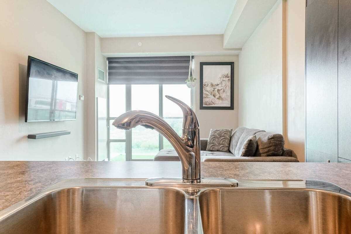 55 Yorkland Blvd W, #305