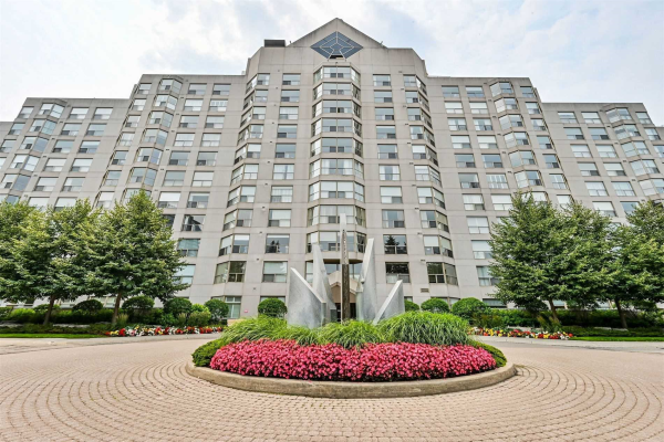 1700 The Collegeway Way, Mississauga
