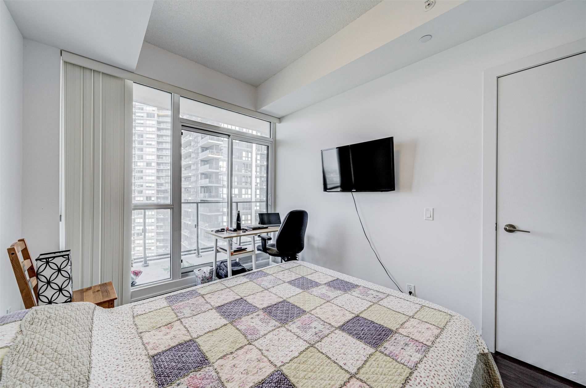 2220 Lakeshore Blvd, #2803