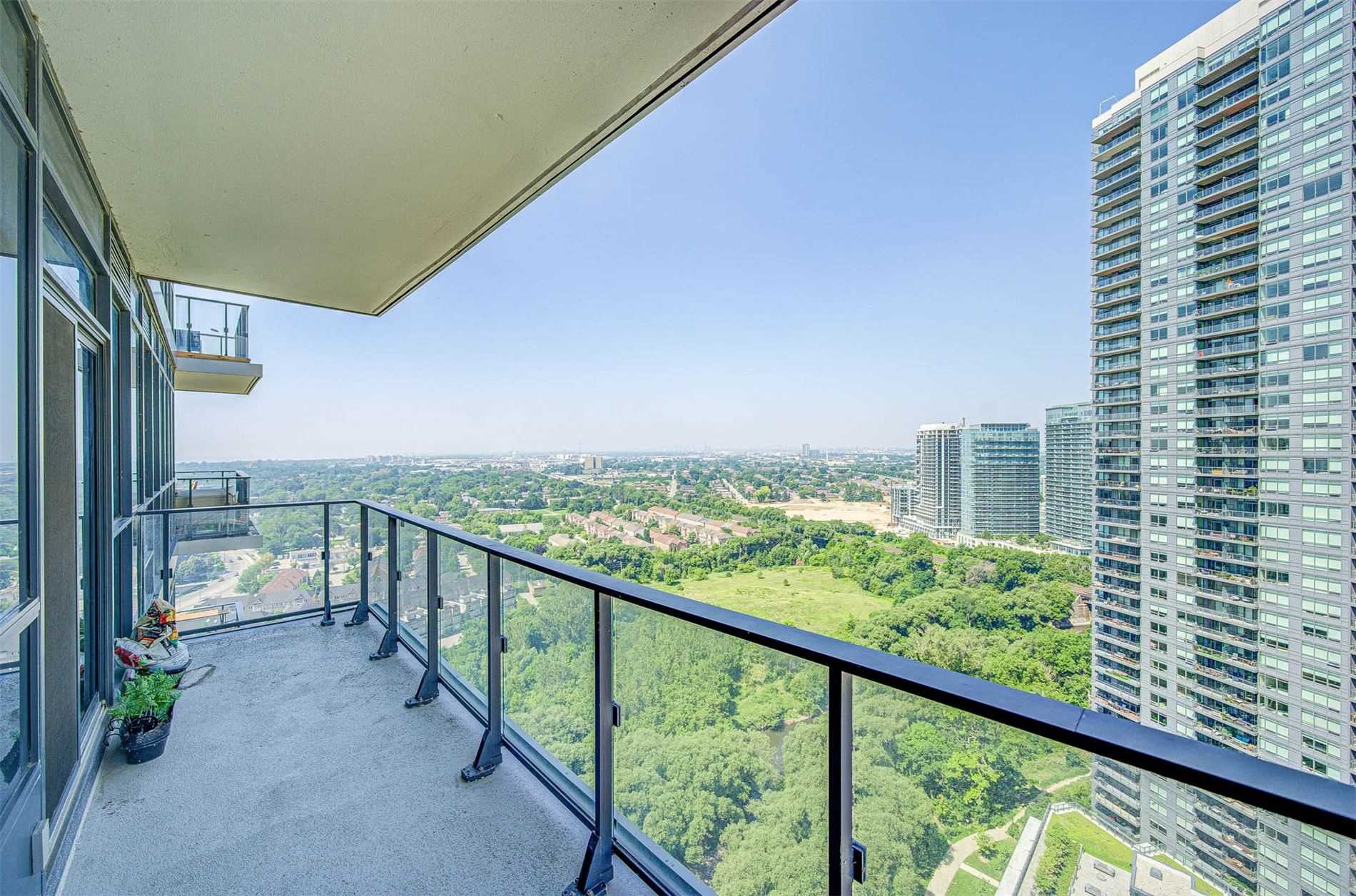 2220 Lakeshore Blvd, #2803