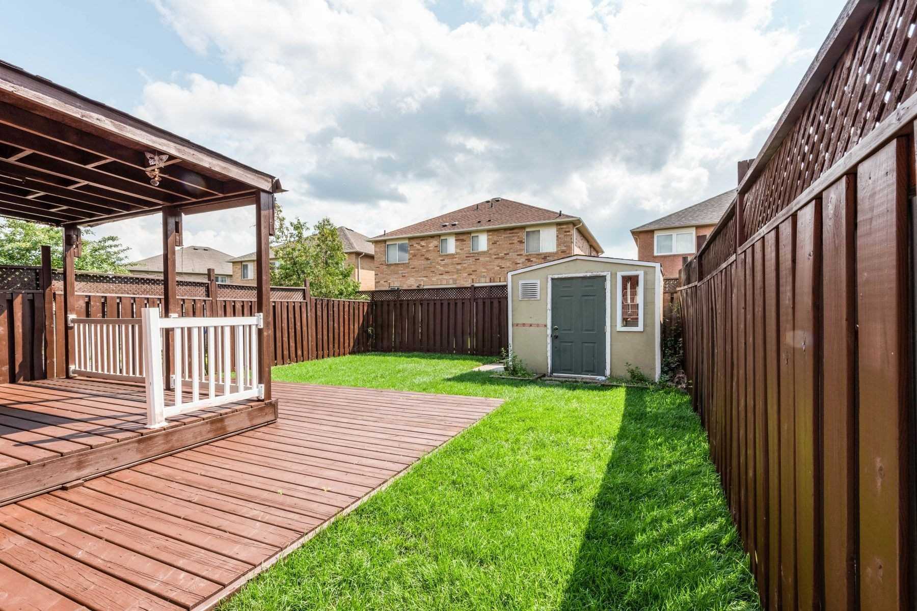 31 Lake Louise Dr