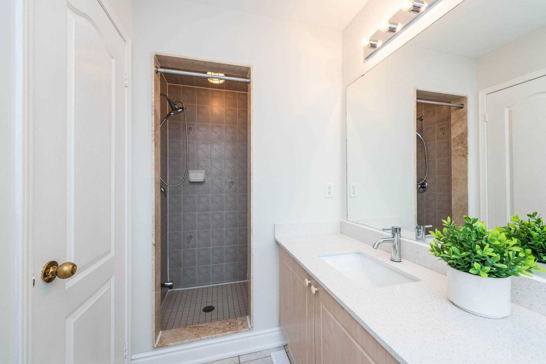 31 Lake Louise Dr
