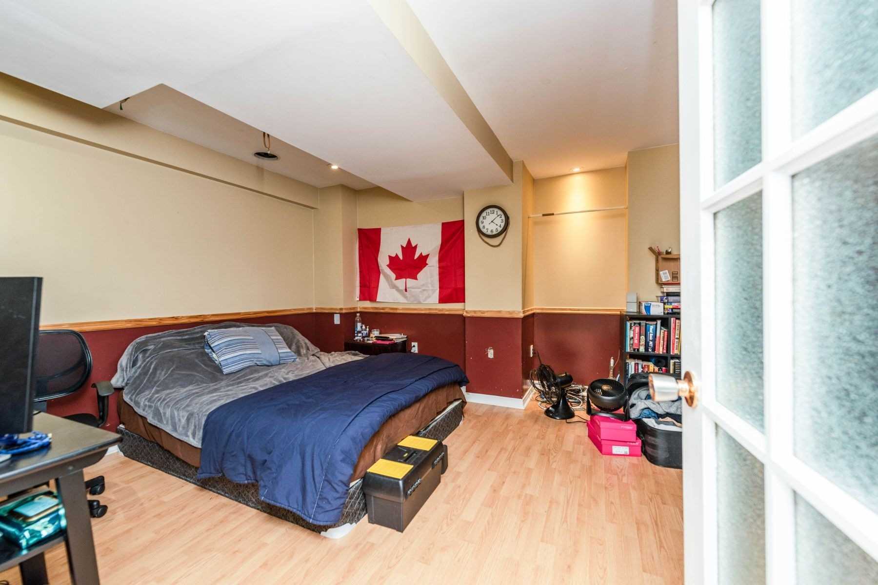 31 Lake Louise Dr