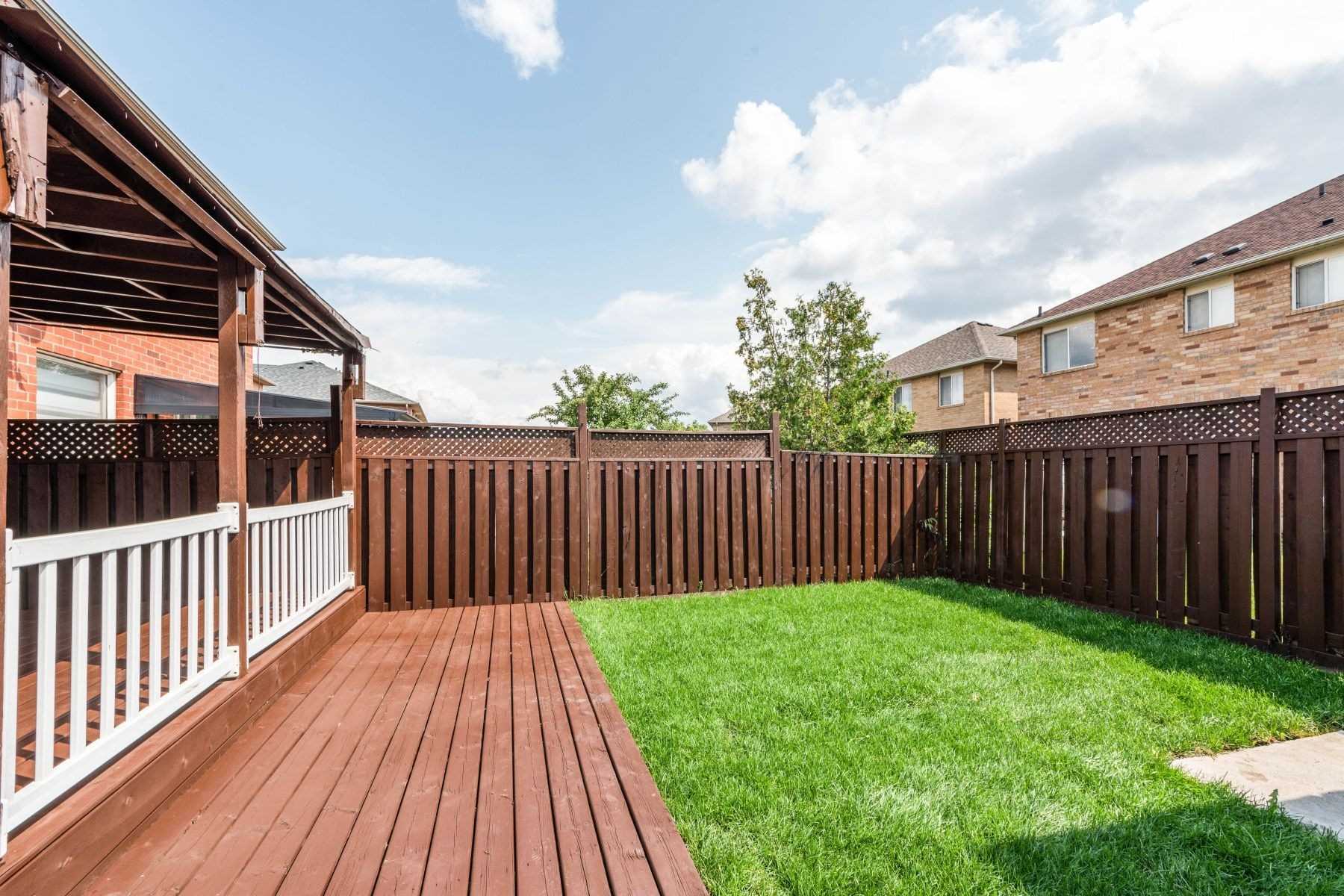 31 Lake Louise Dr