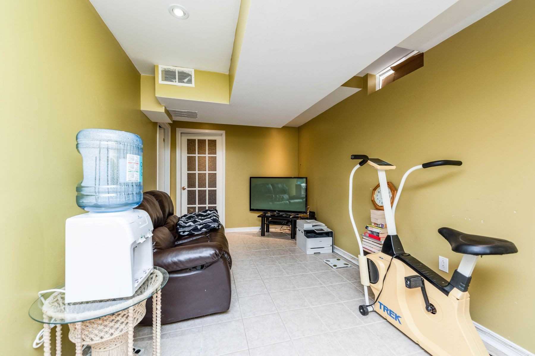 31 Lake Louise Dr