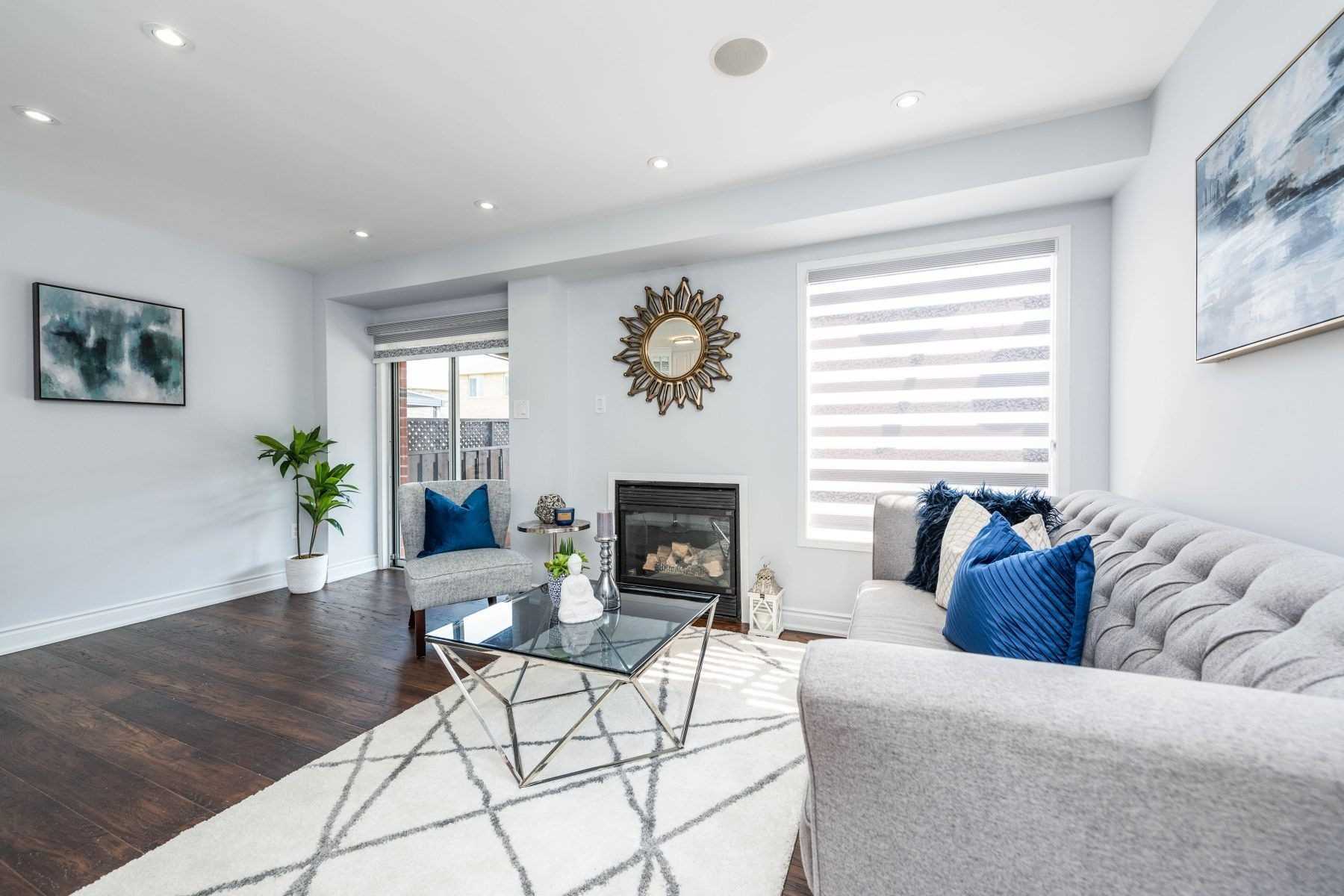 31 Lake Louise Dr