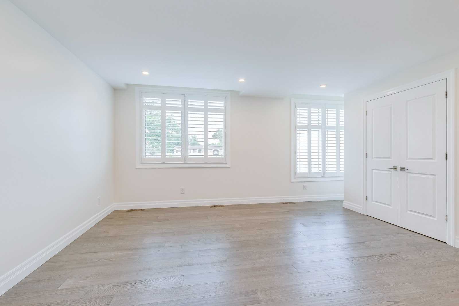 325 Ashbury Rd
