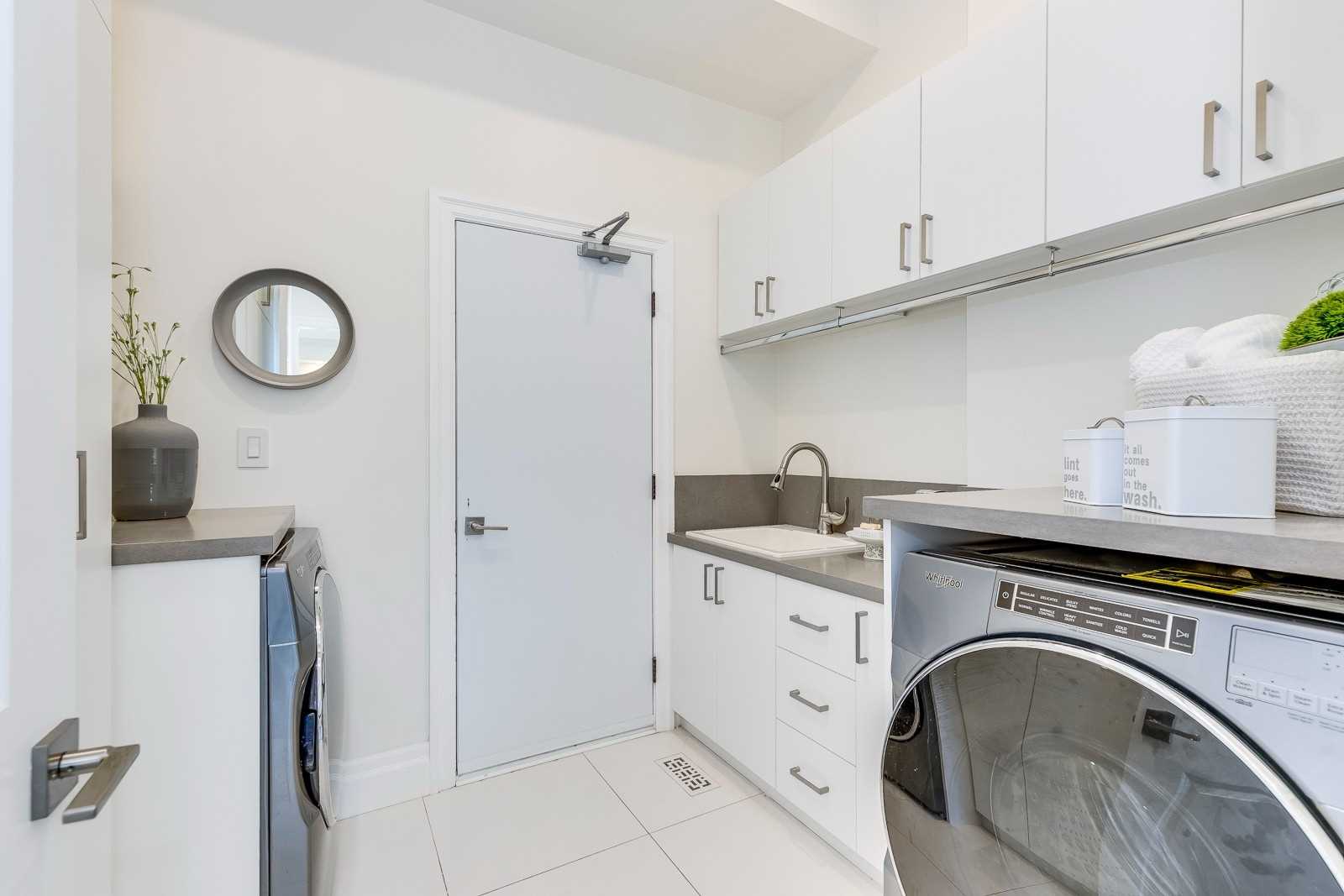 325 Ashbury Rd