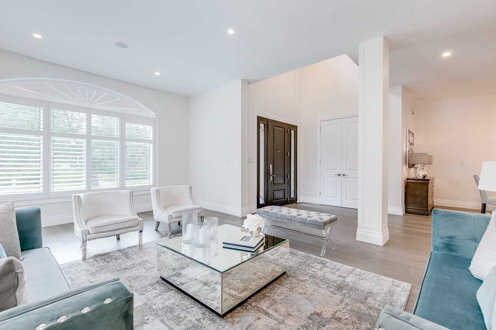 325 Ashbury Rd