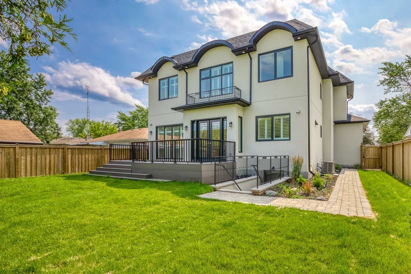 325 Ashbury Rd