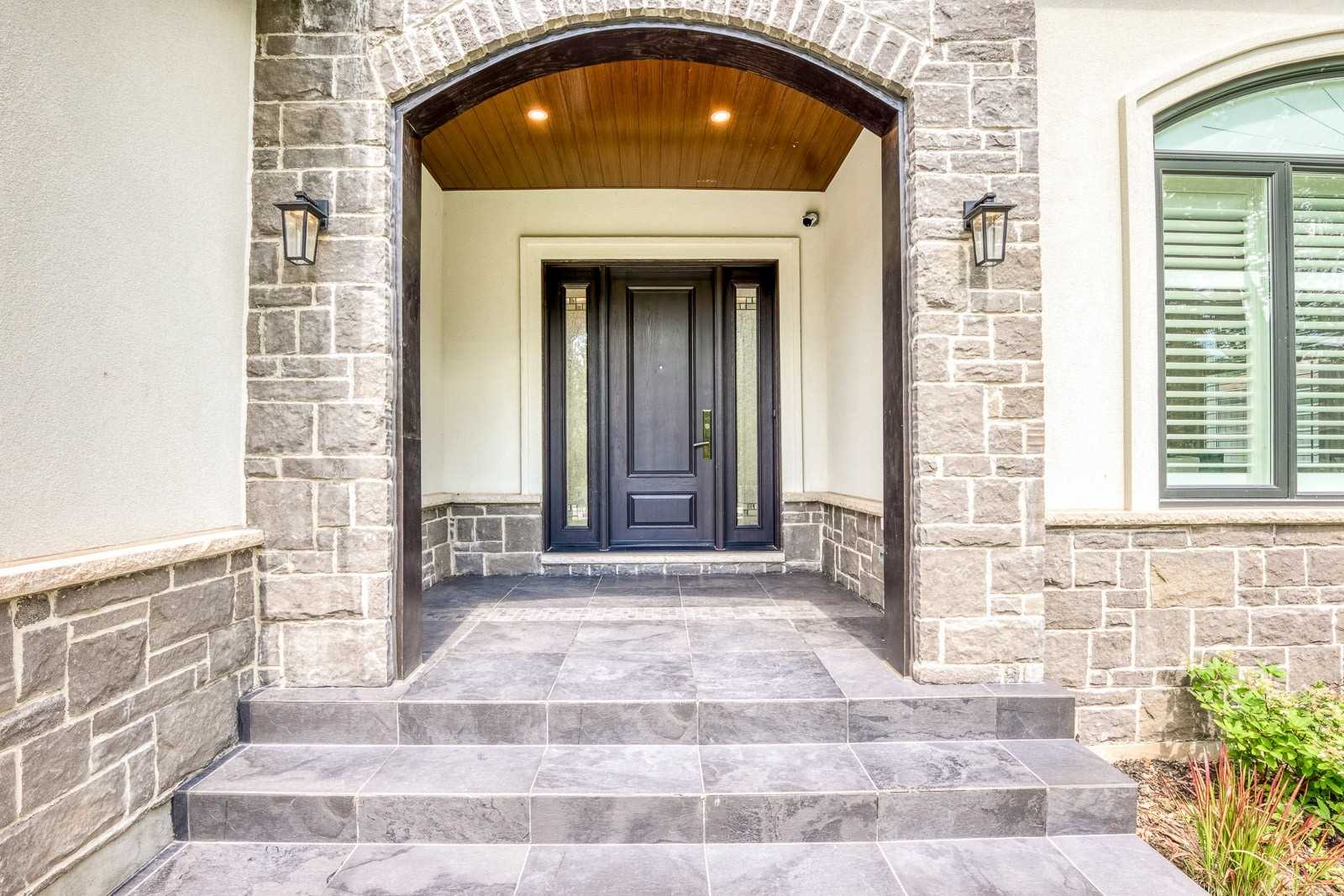 325 Ashbury Rd