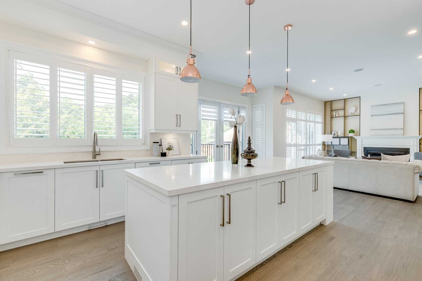 325 Ashbury Rd