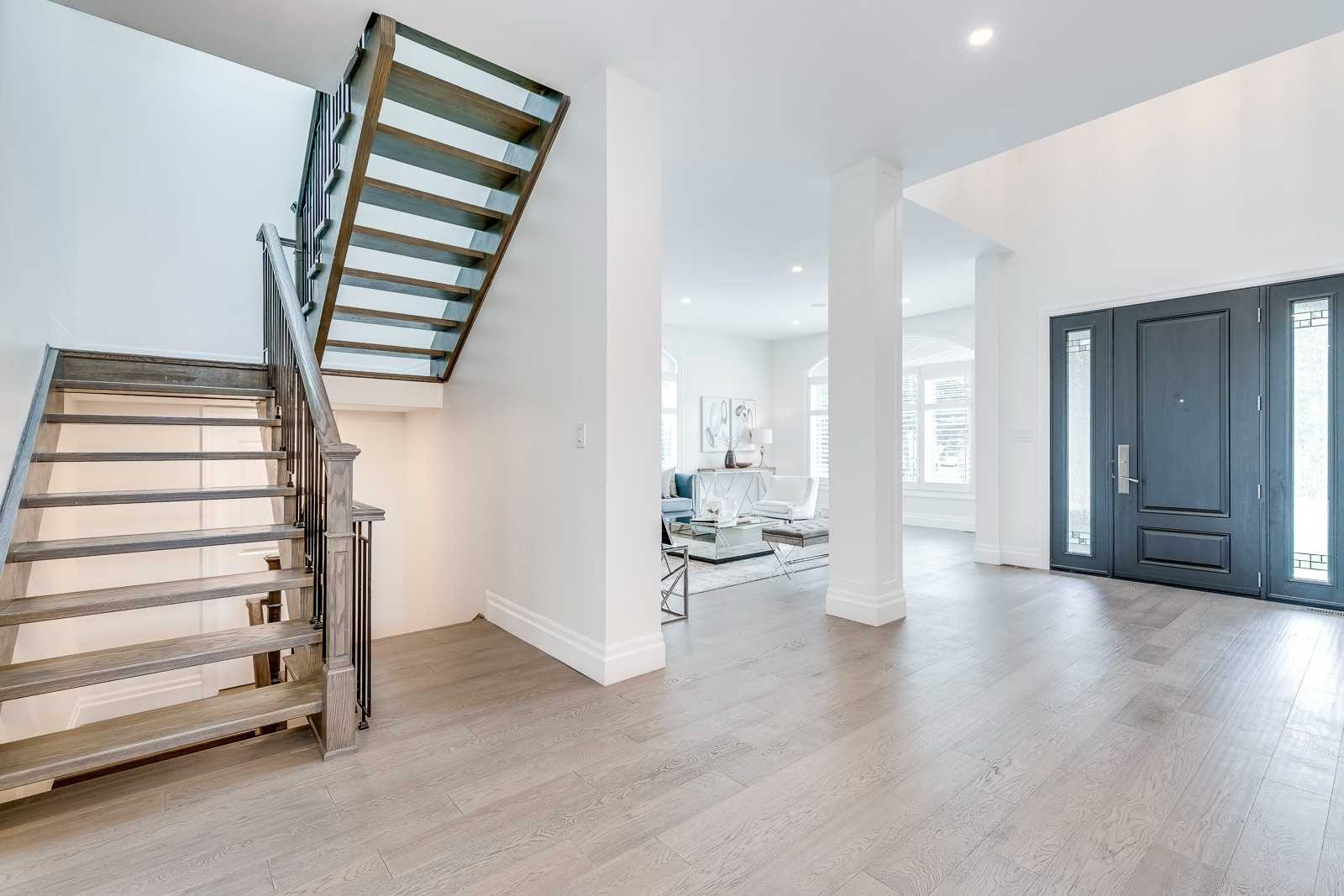 325 Ashbury Rd