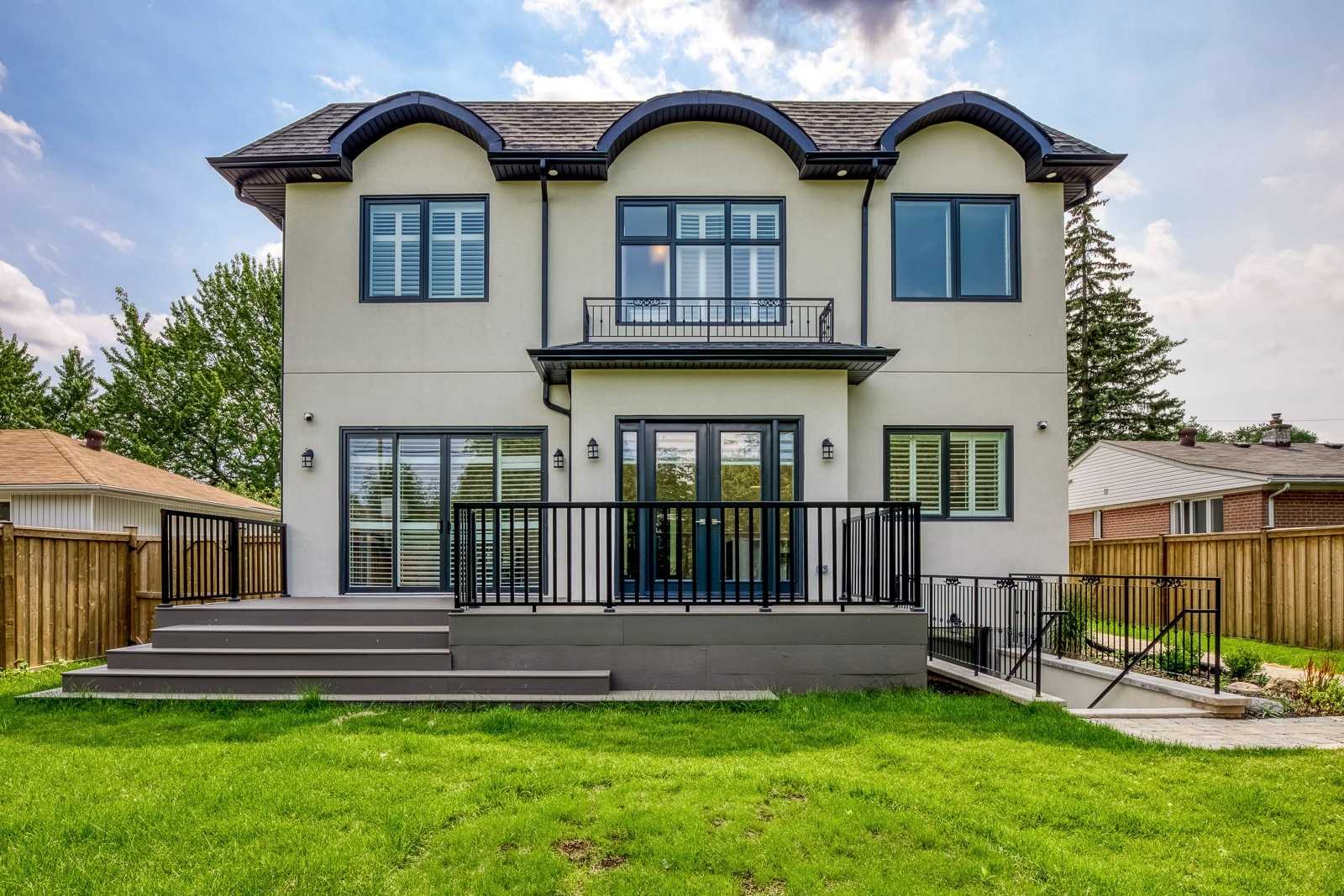 325 Ashbury Rd