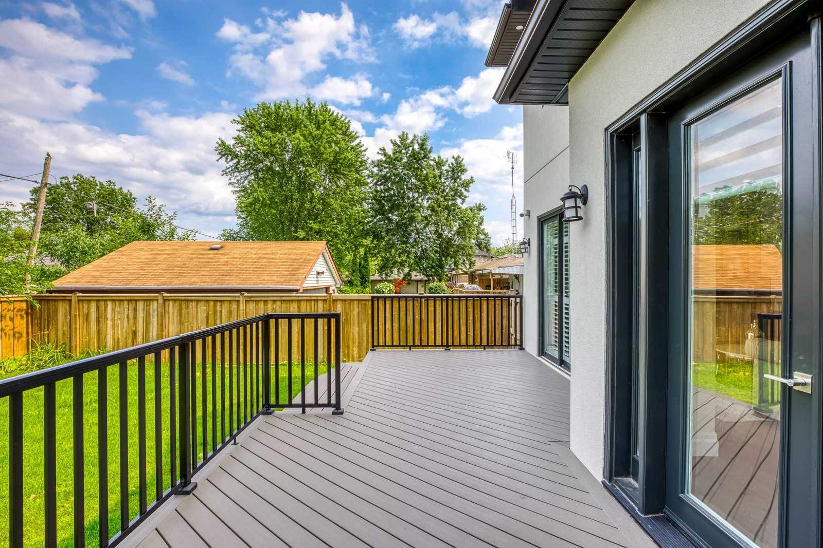 325 Ashbury Rd
