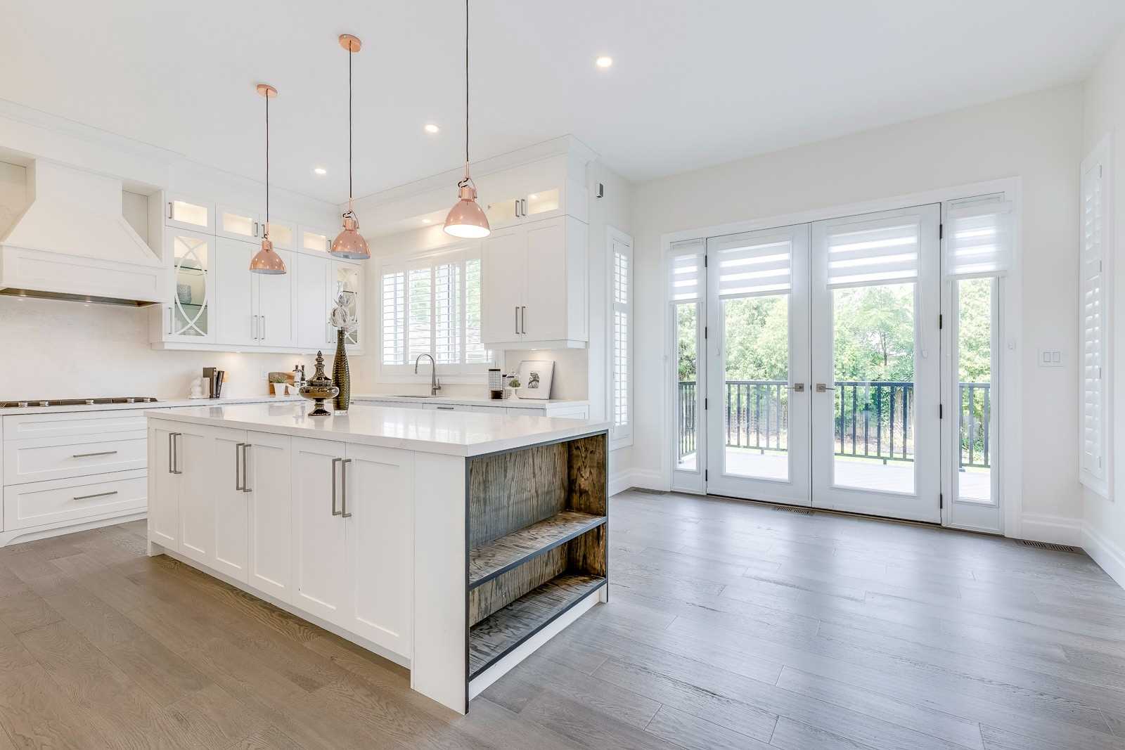 325 Ashbury Rd