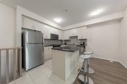11 Applewood Lane, #112