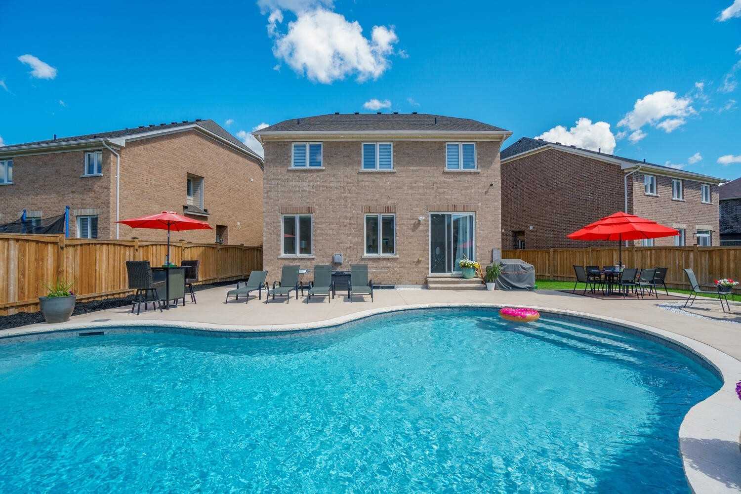 34 Hamilton Crt