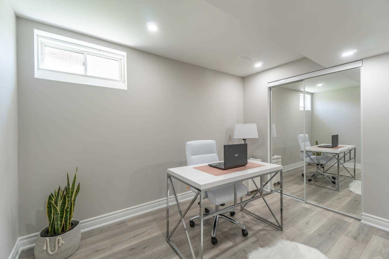 34 Hamilton Crt