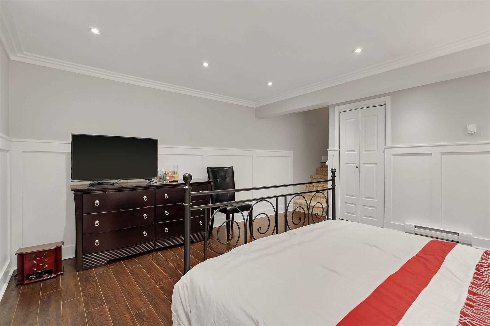90 Lawrence Ave, #103