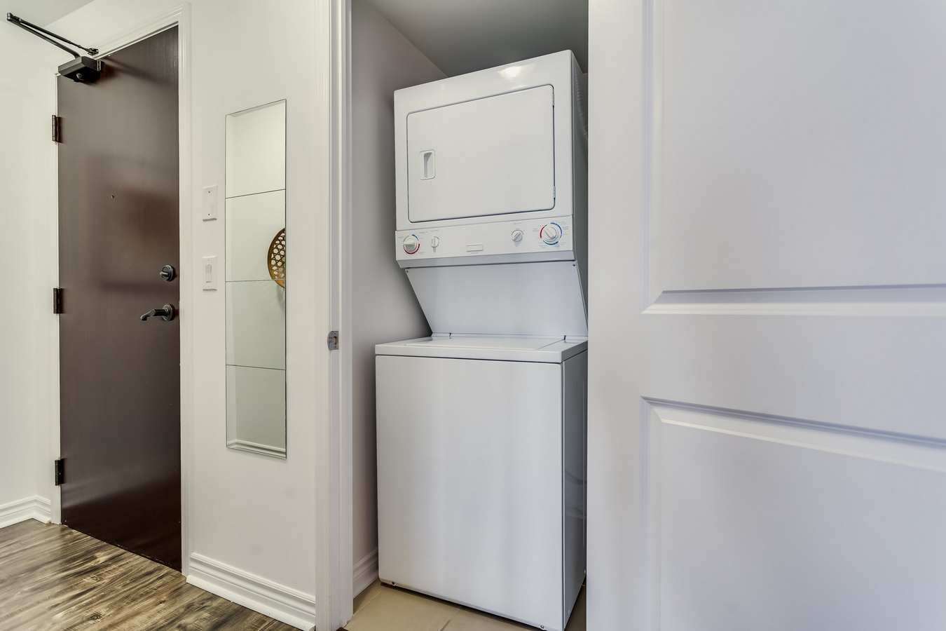 385 Prince Of Wales Dr, #2301