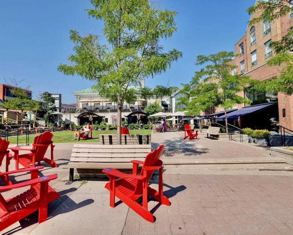 221 Robinson St, #403