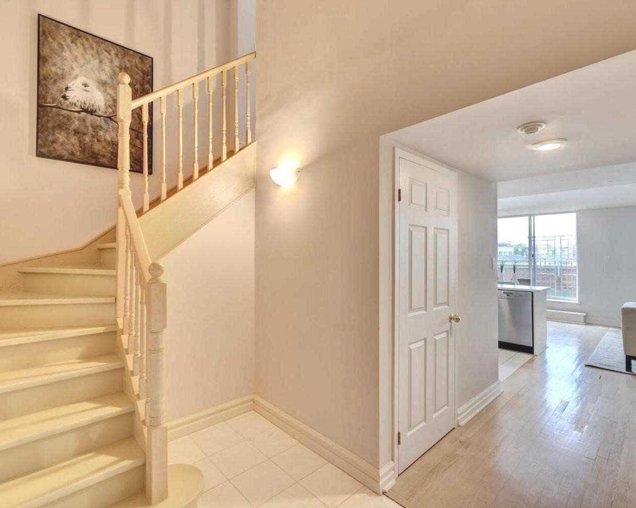 221 Robinson St, #403