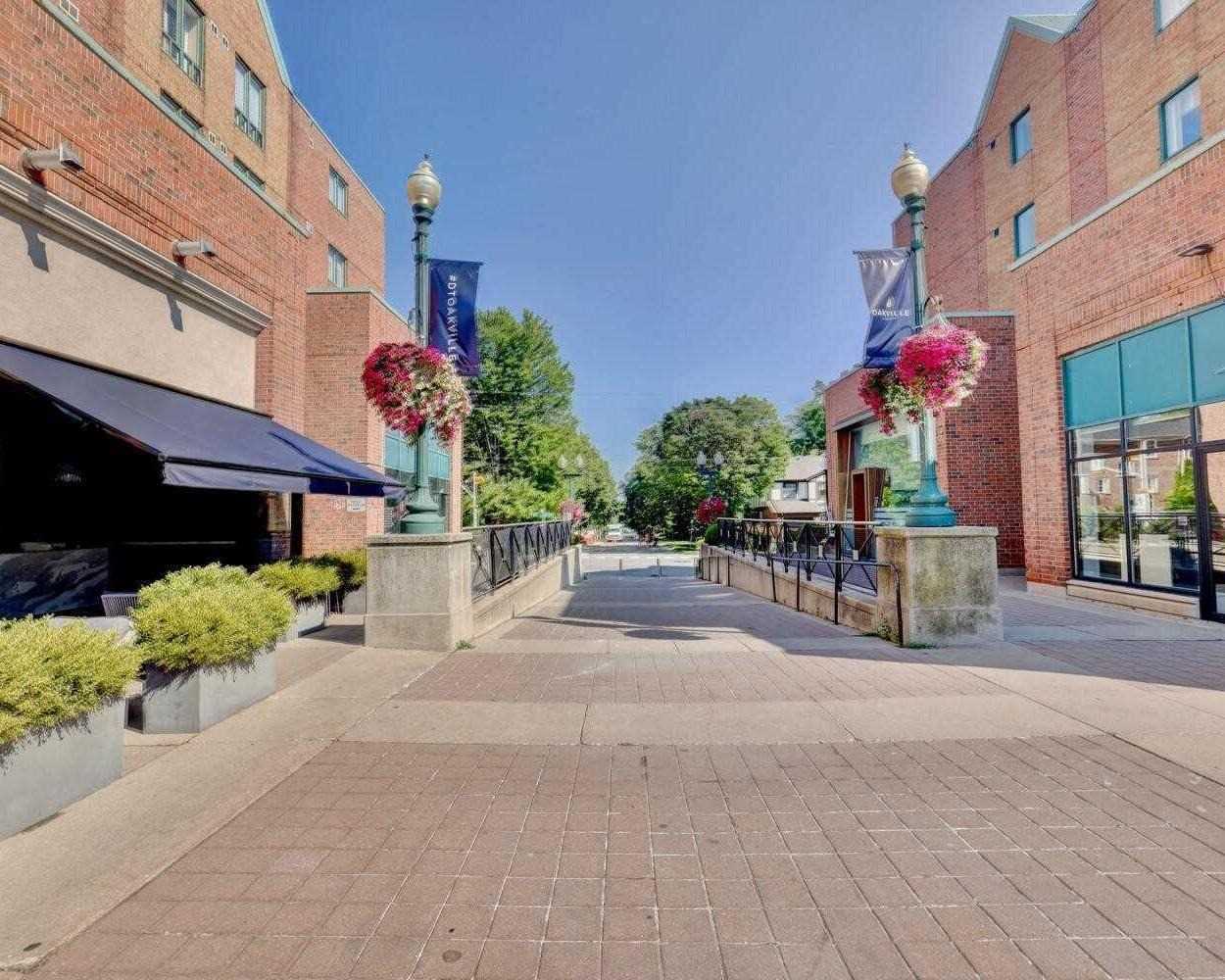 221 Robinson St, #403