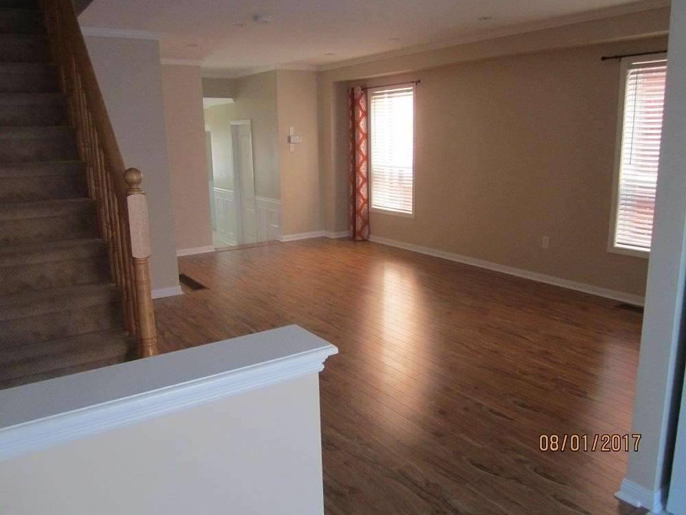 573 Willmott Cres