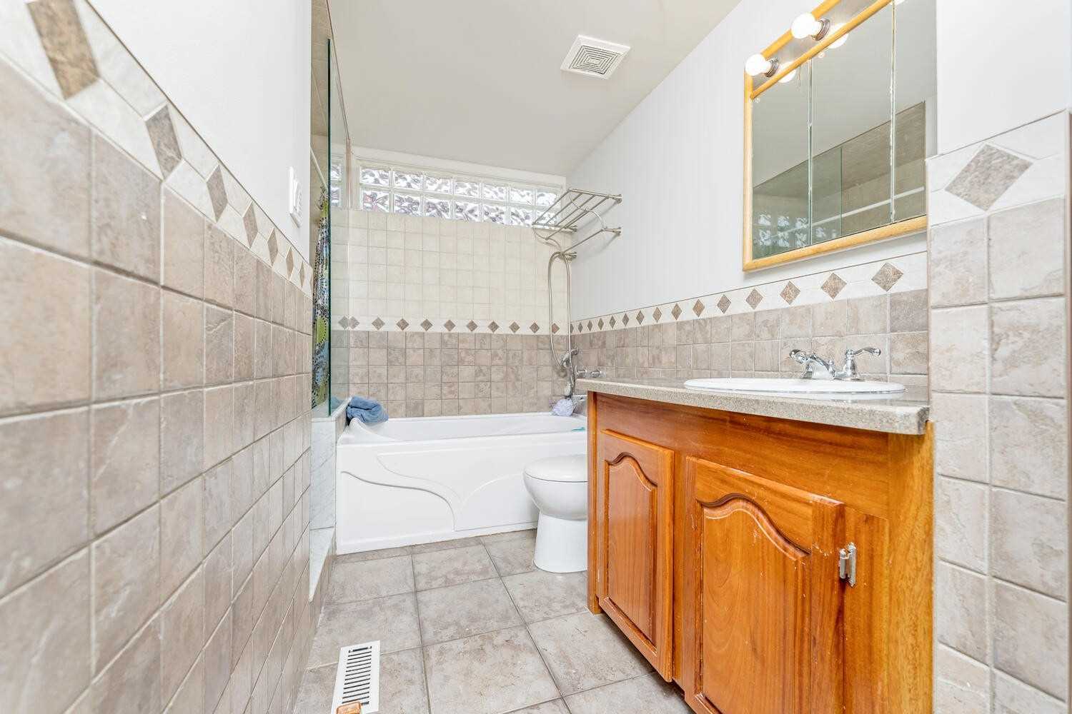 181 Satok Cres