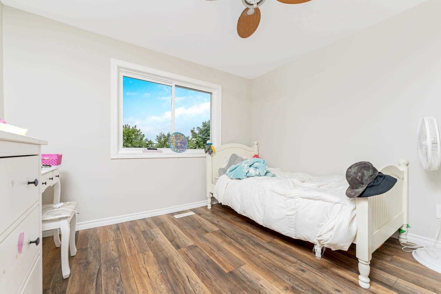 181 Satok Cres