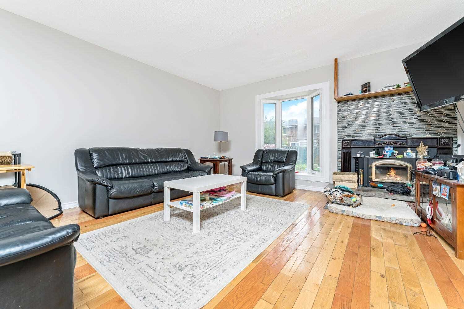 181 Satok Cres