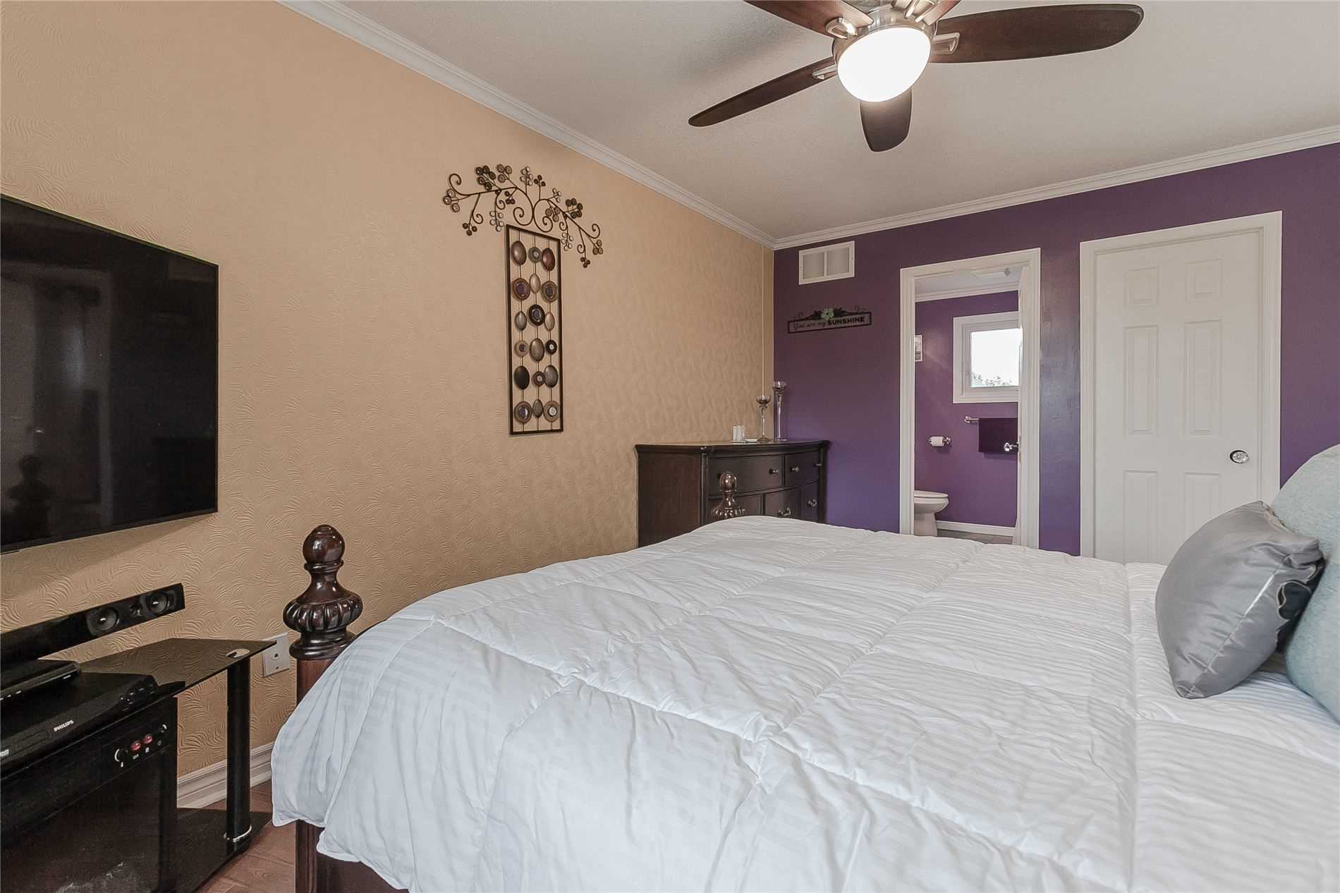 2273 Pell Cres