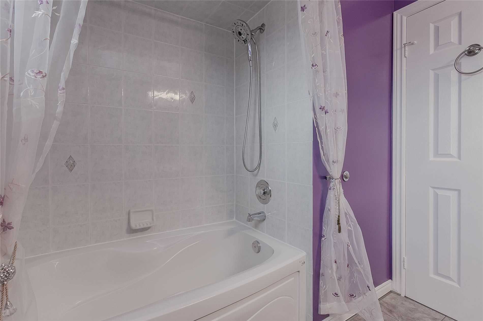 2273 Pell Cres