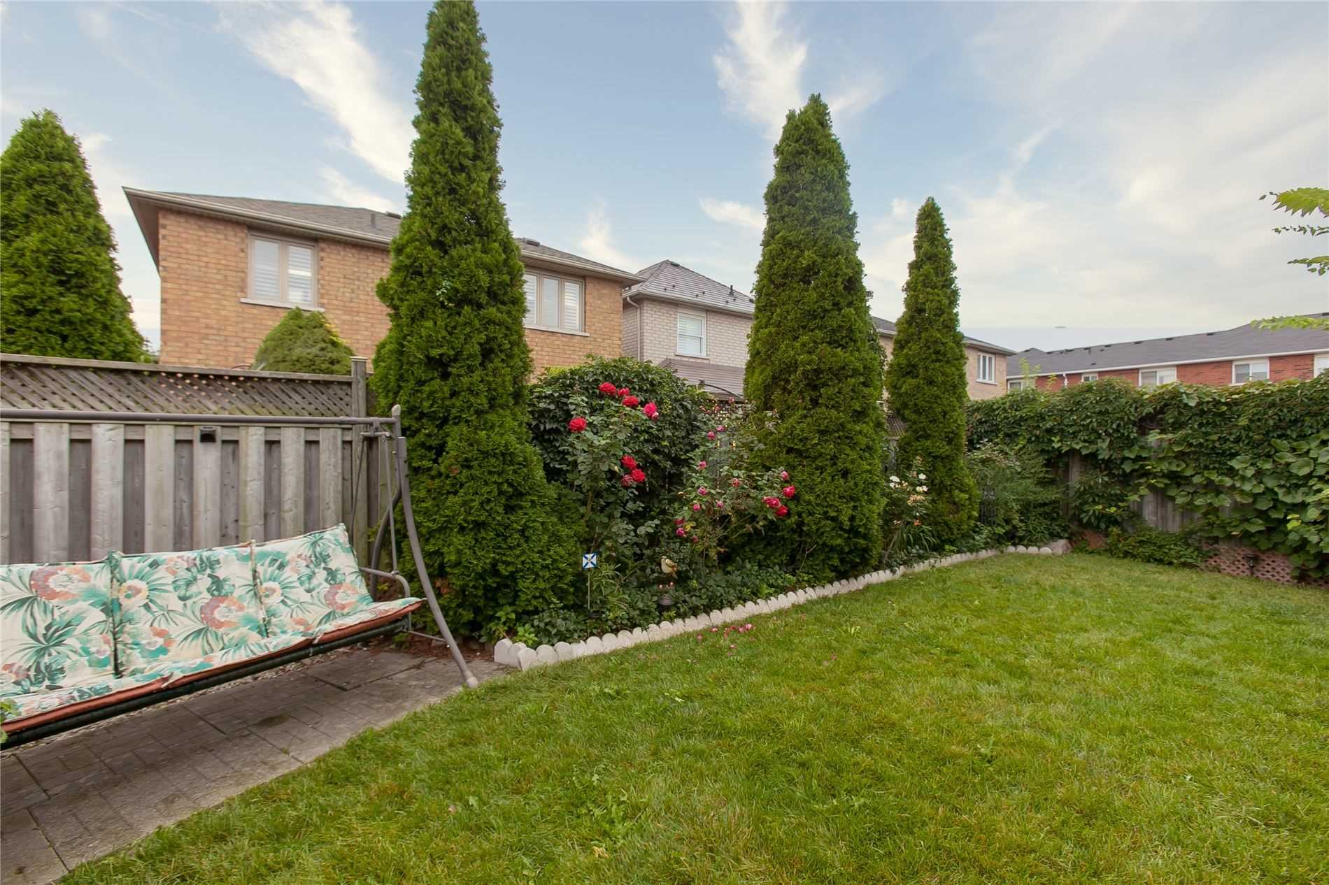 2273 Pell Cres