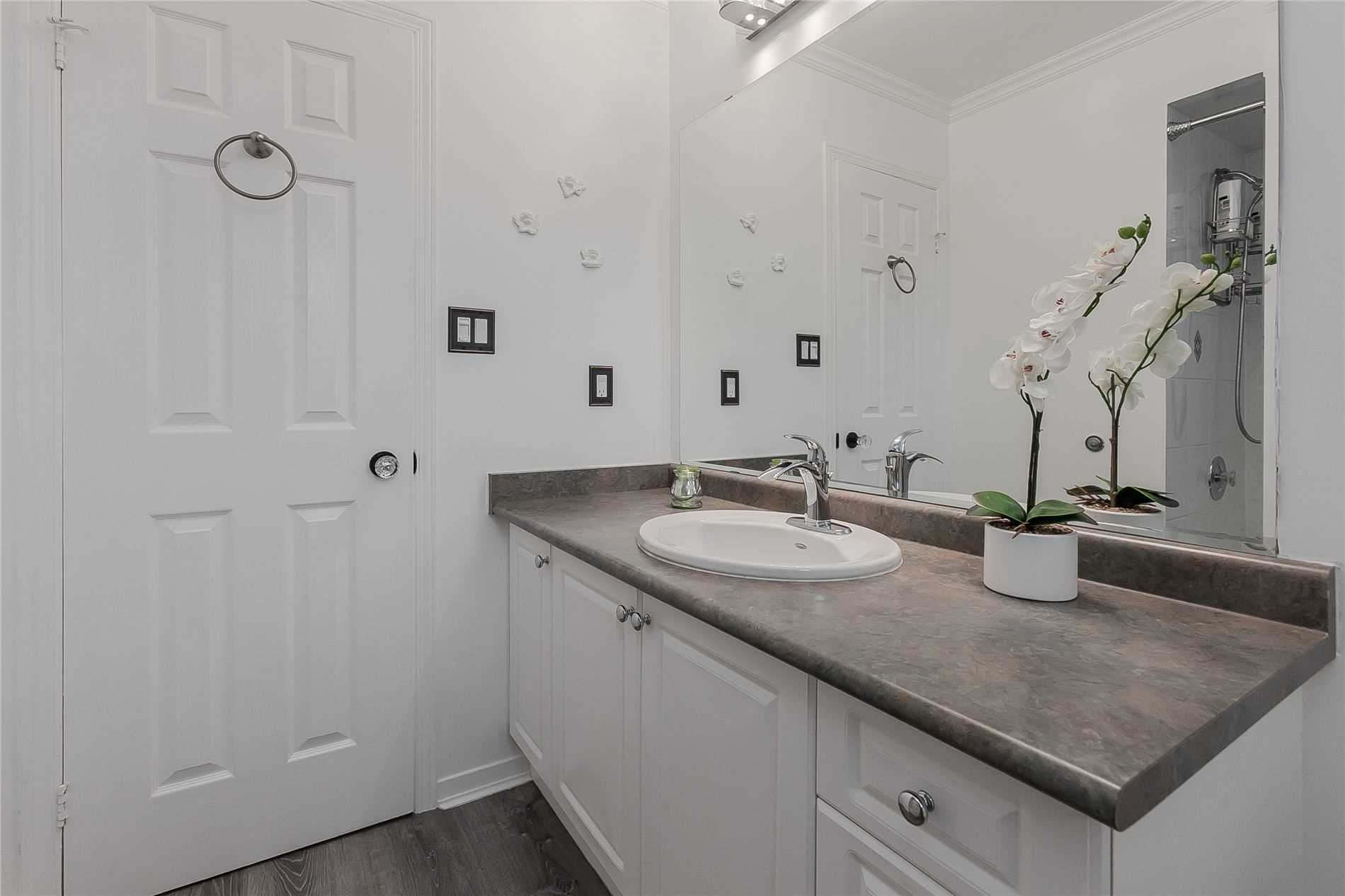 2273 Pell Cres