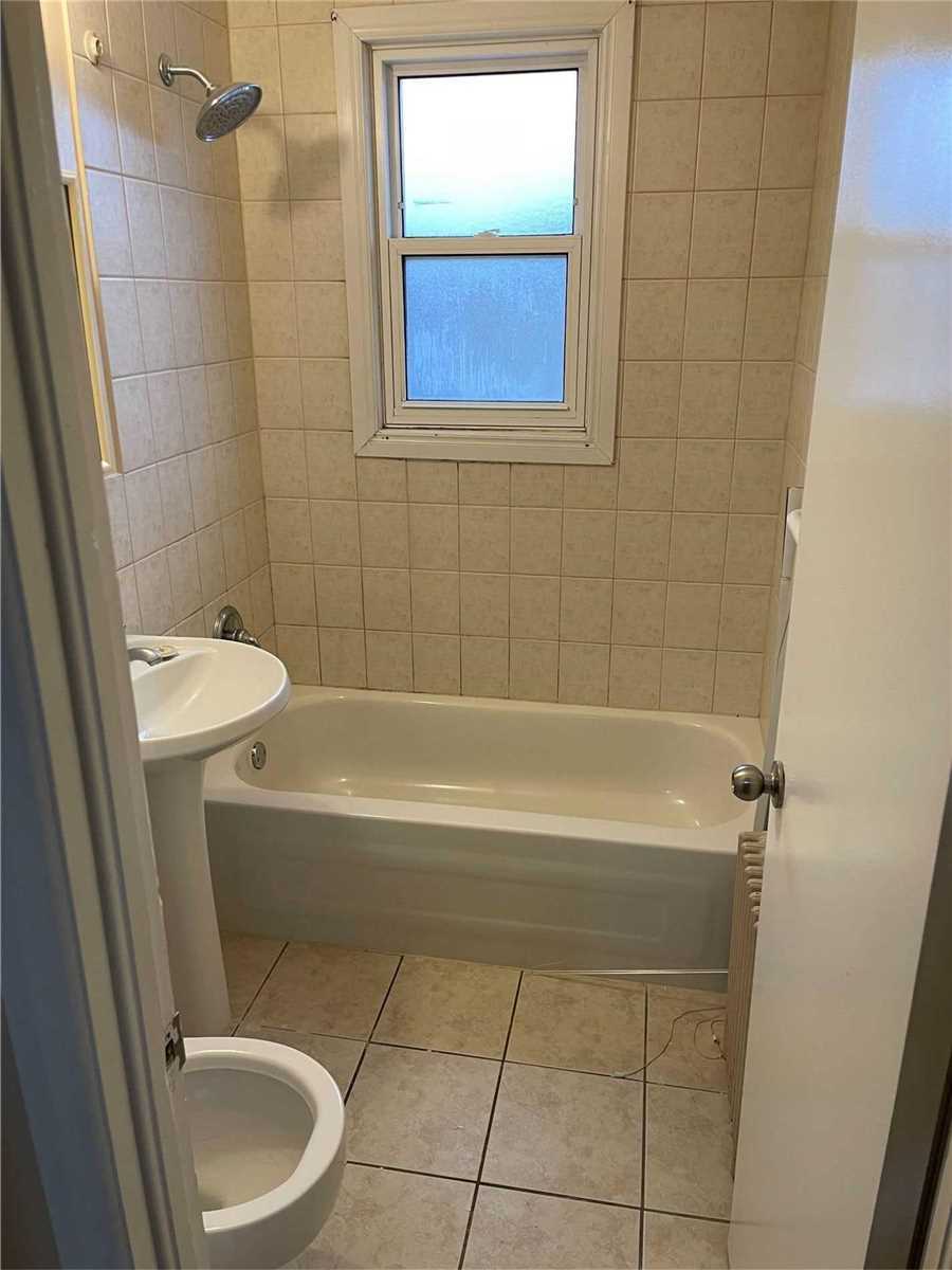 138 Portland St, #4