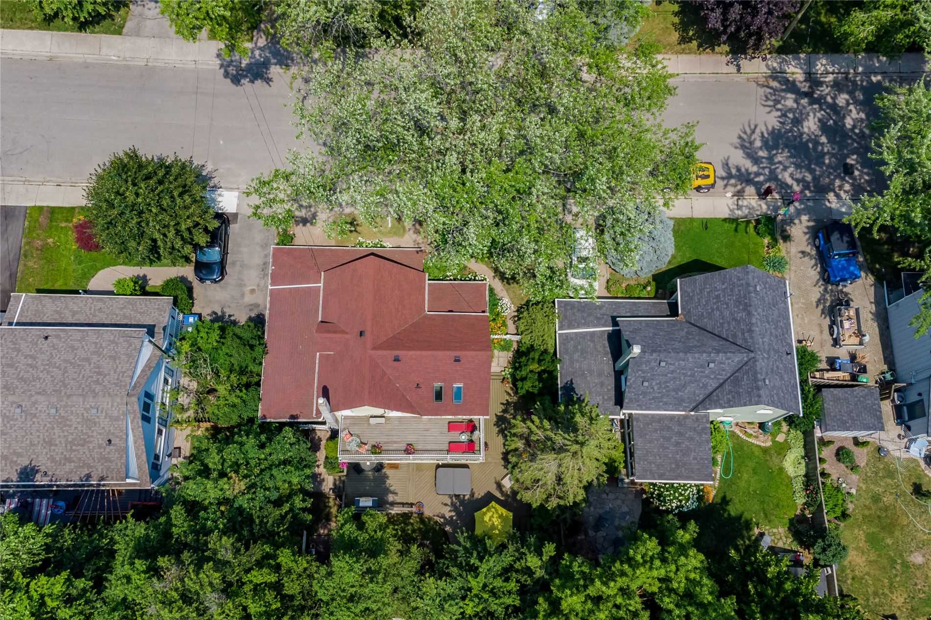 38 John St S