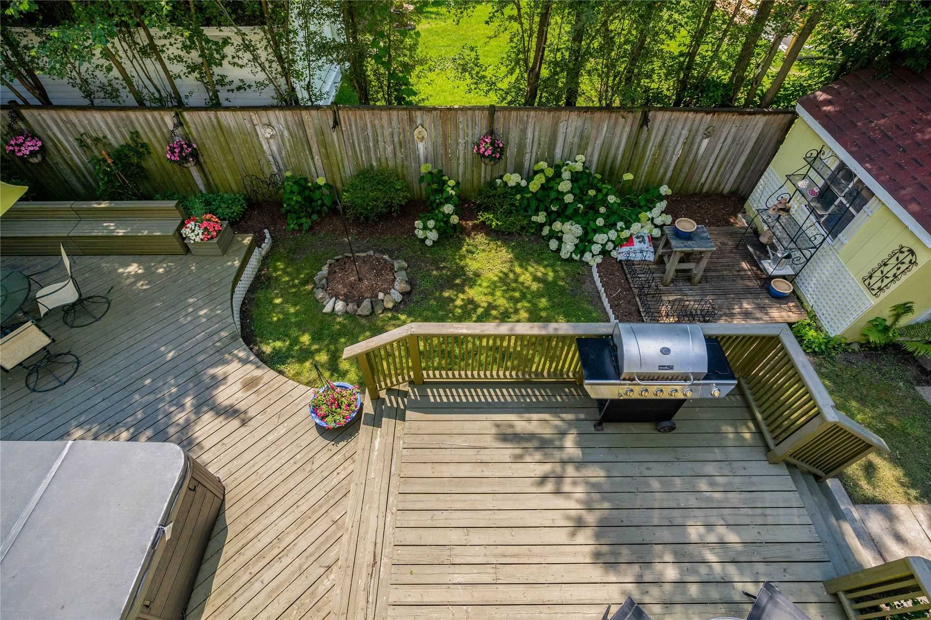 38 John St S